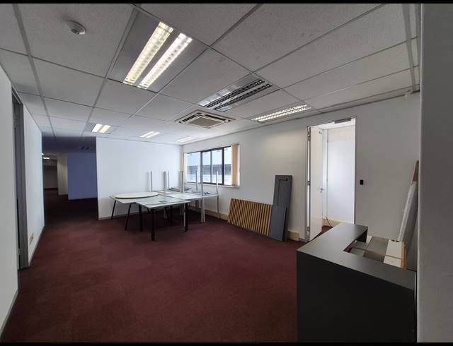 692M² OFFICE TO LET IN SANDTON CENTRAL